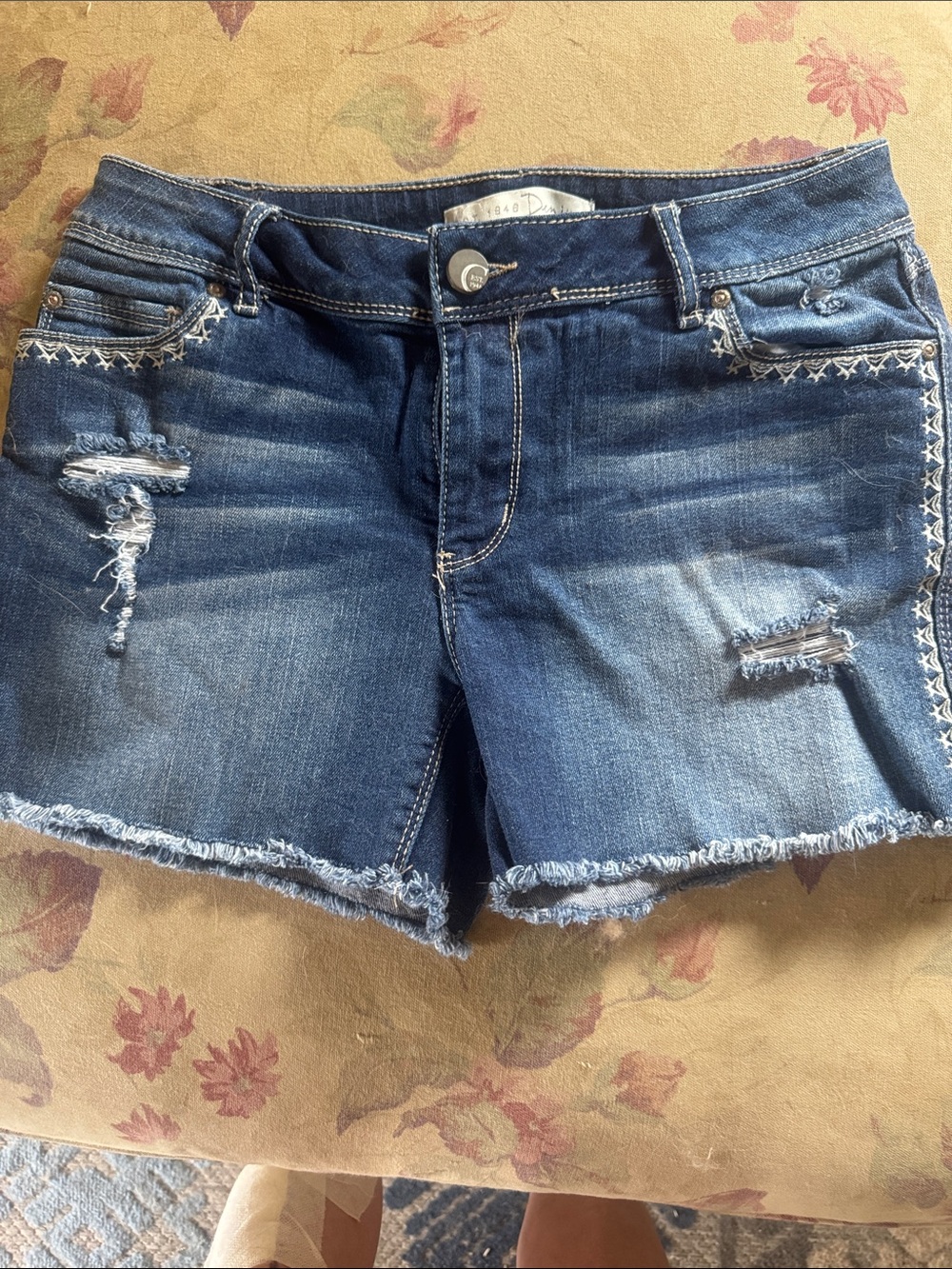 Mid-Rise Distressed Dark Blue Denim Shorts with Frayed Hem